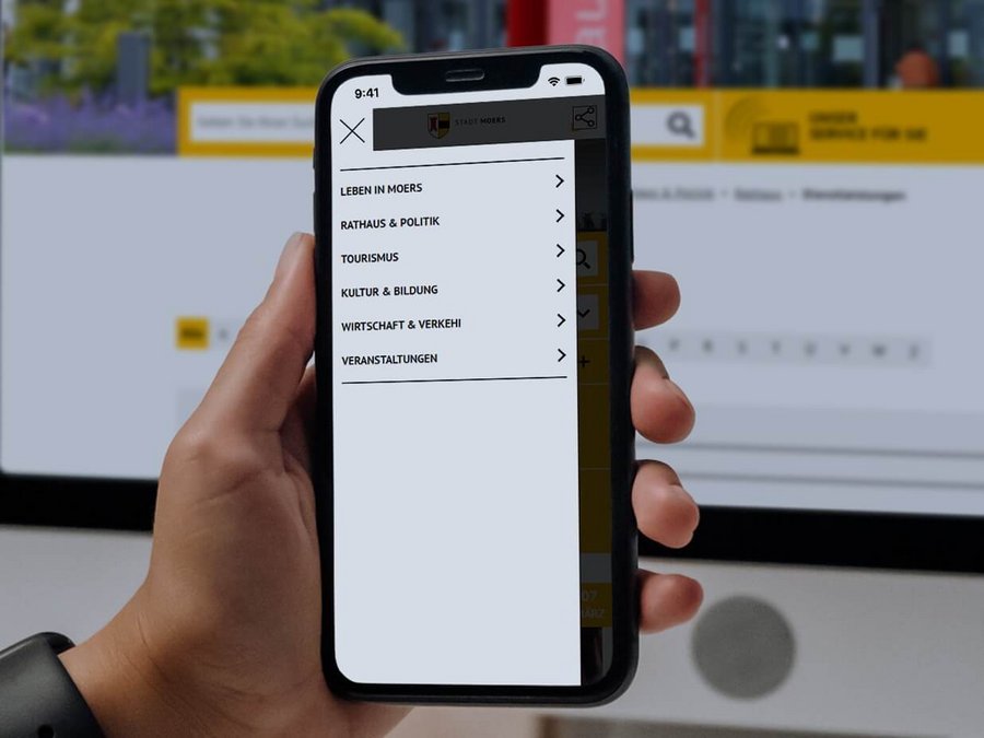 Responsive und barrierefrei – der neue, barrierefreie Internetauftritt der Stadt Moers auf einem Smartphone