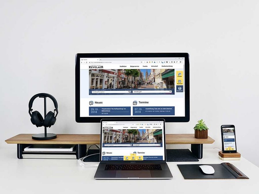 Großansicht Das responsive und barrierefreie Webdesign der Stadt Kevelaer auf verschiedenen Endgeräten