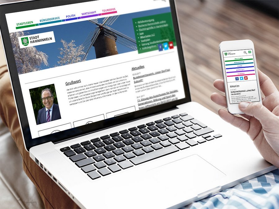 Großansicht Barrierefreie Internetseite der Stadt Hamminkeln nach BITV 2.0 auf Laptop und Smartphone.