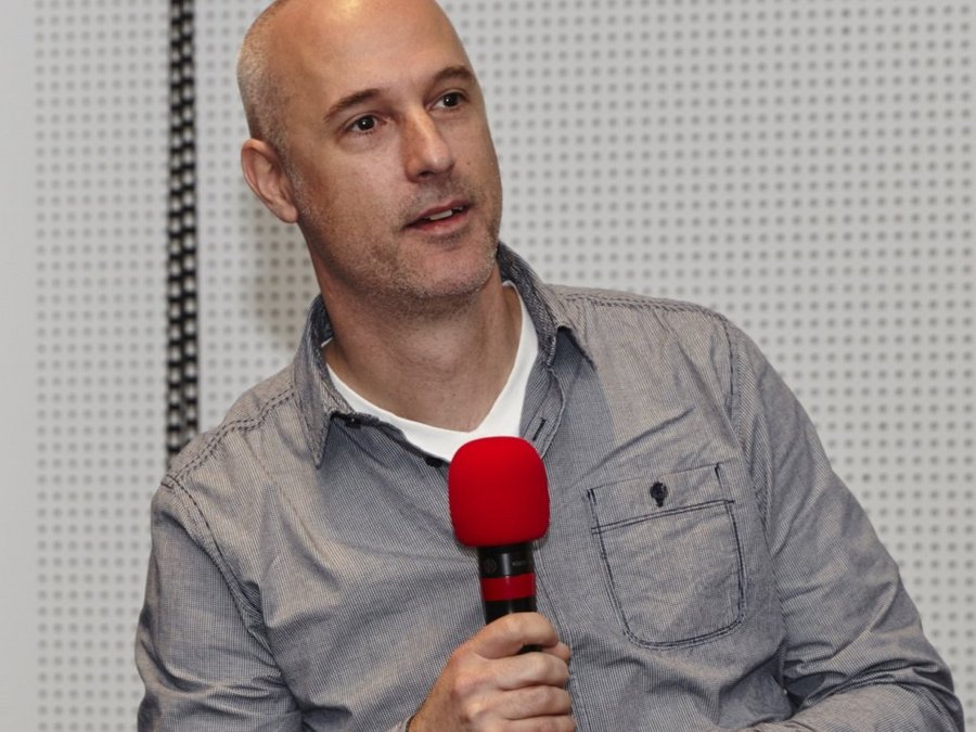 Großansicht Nahaufnahme Jörg Morsbach bei seiner Session auf dem InkluCamp in Dortmund