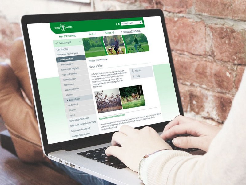Webseitenansicht Internetauftritt Kreis Wesel auf einem Notebook