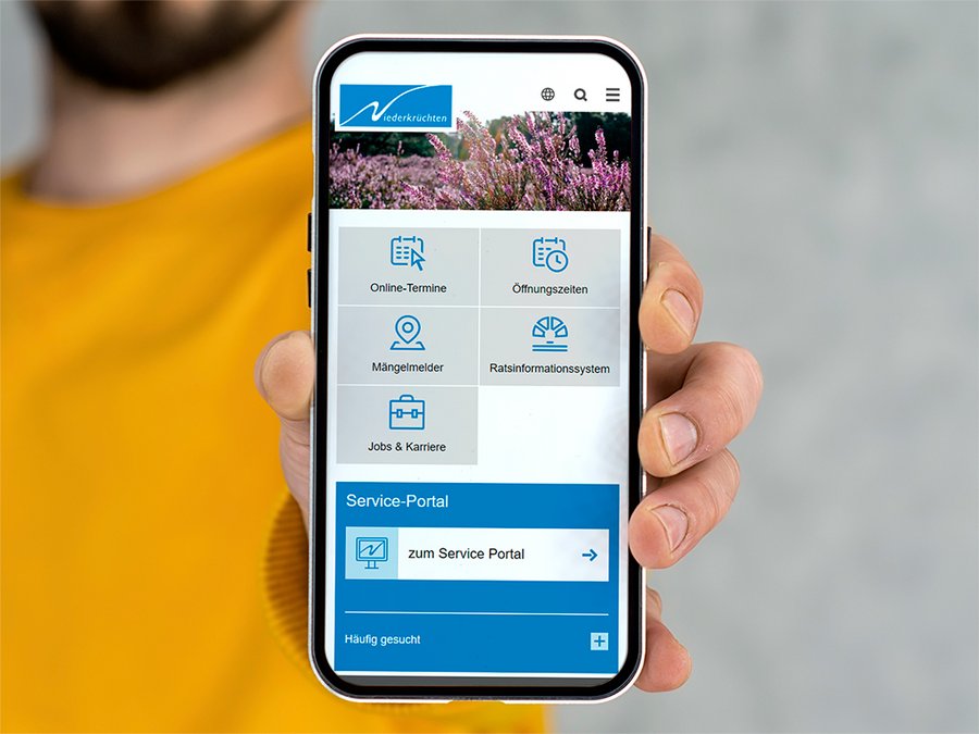 Screenshot: das neue barrierefreie Design der Gemeinde Niederkrüchten auf einem Smartphone