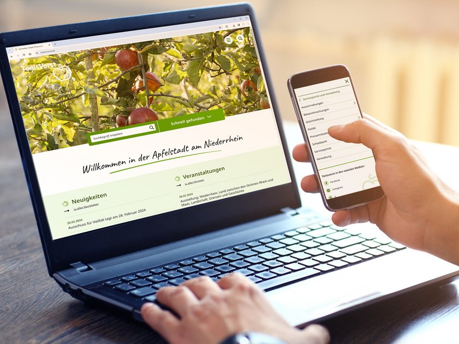 Der neue Internetauftritt der Stadt Toenisvorst auf einen Laptop-Computer